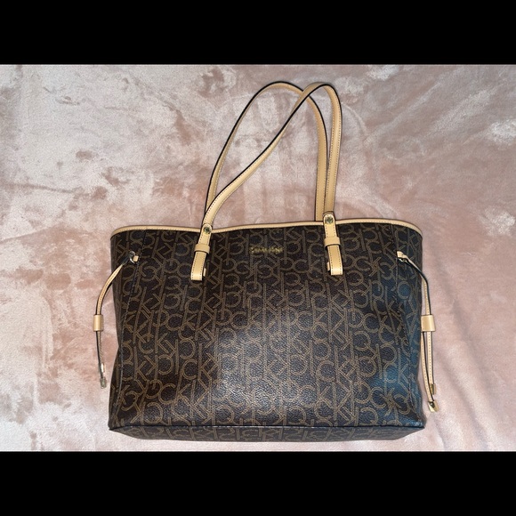 Calvin Klein Set - Picture 2 of 7